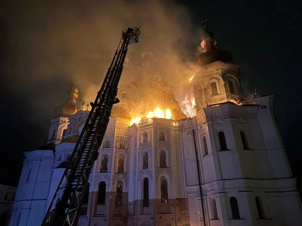 Після вогню в Лаврі Москва шукає винного в українській ППО