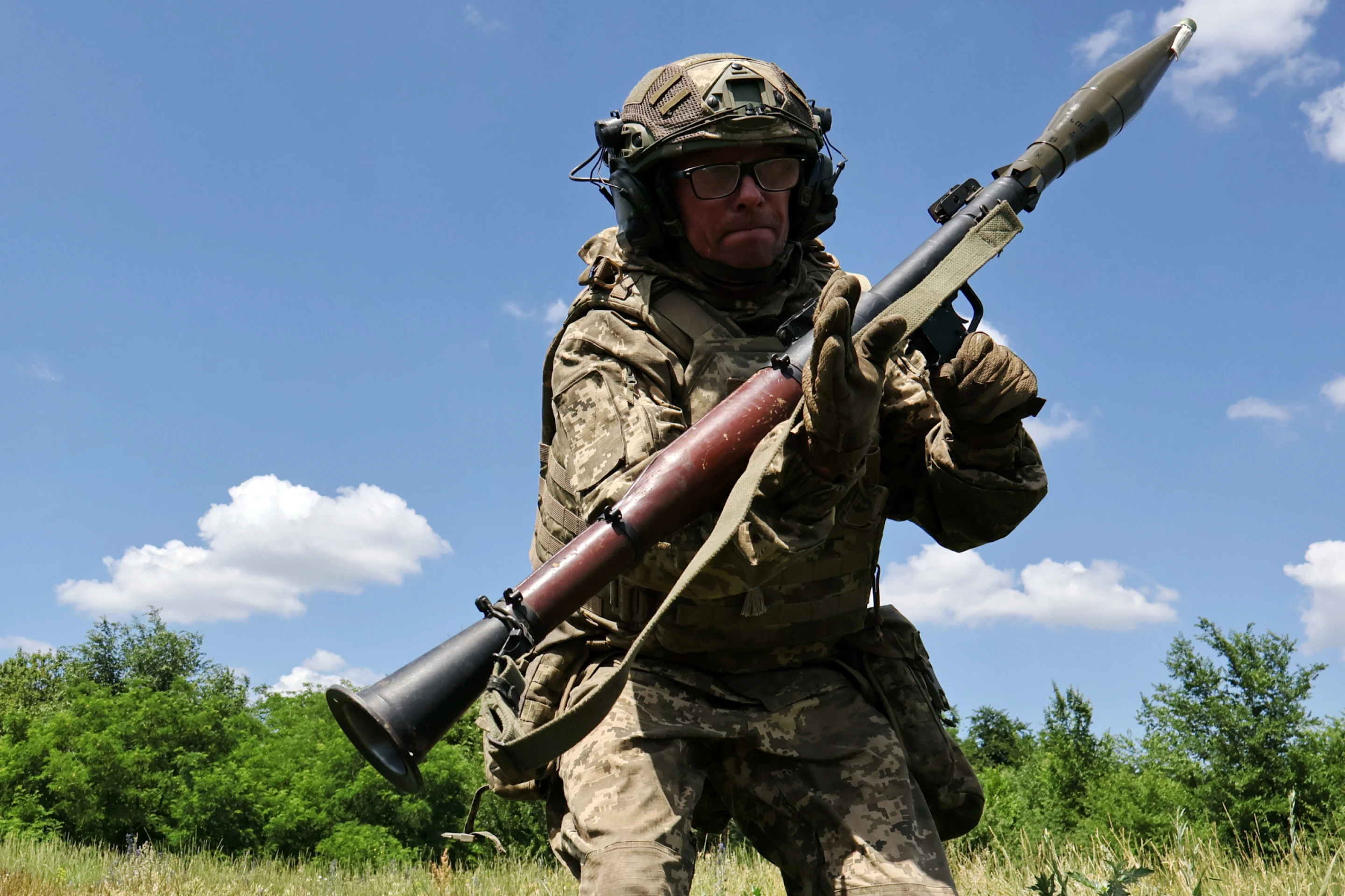 Крим залишився без бензину для цивільних і втрачає ілюзію нормальності