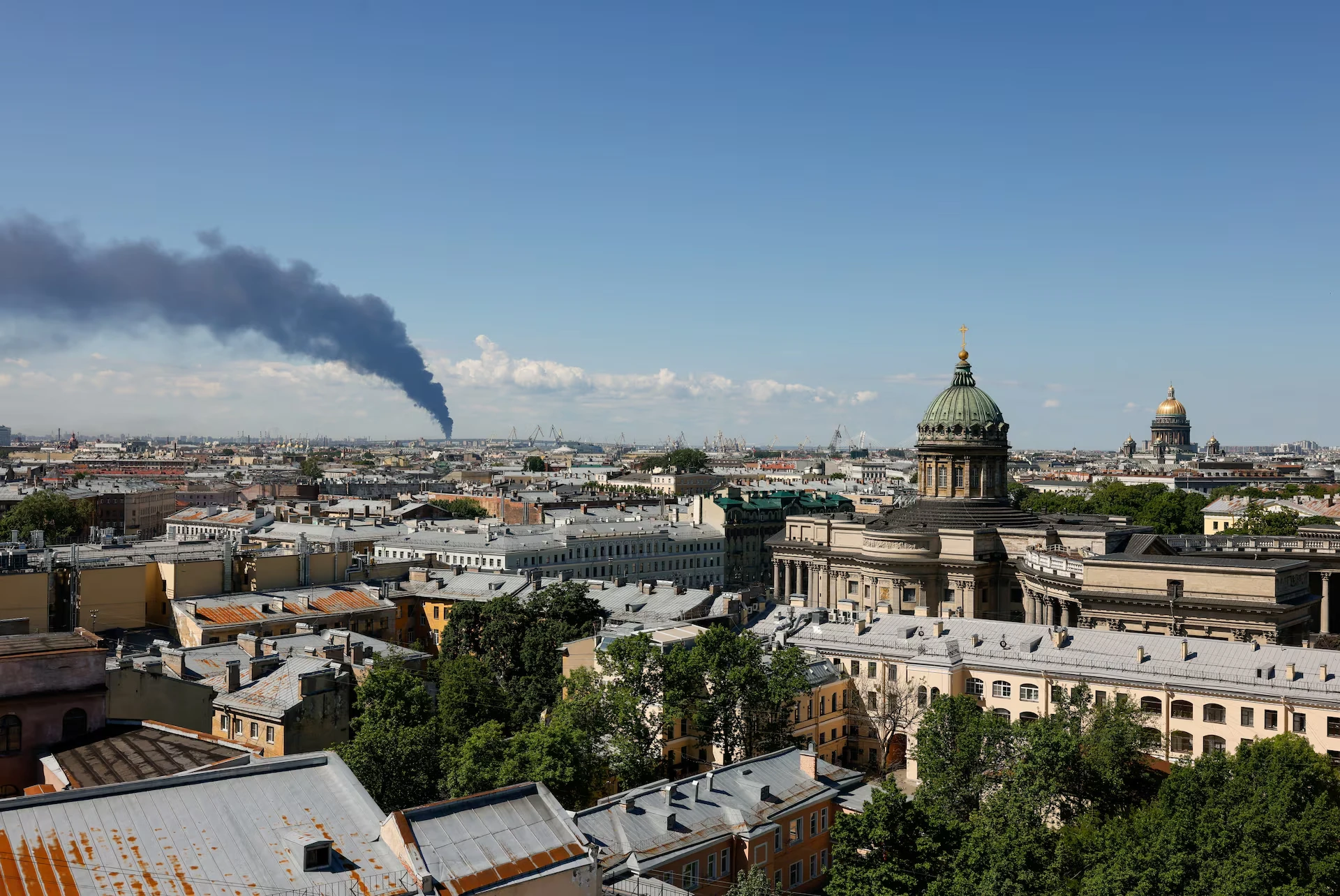 Петербург під ударом: Україна вдарила по нафті й флоту в день форуму Путіна