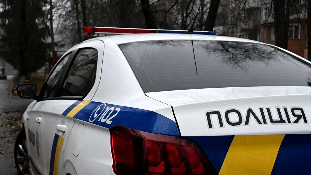 Шок у Кам’янському: чоловік кинув гранату під час перевірки документів — поранені поліцейський, військовий і сам нападник