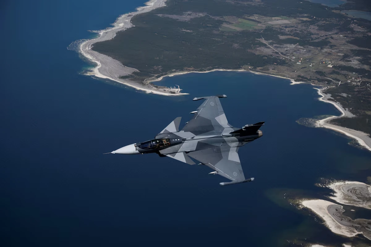Українські пілоти вже опановують Gripen: Ігнат назвав дату, коли перші винищувачі можуть піднятися в українське небо