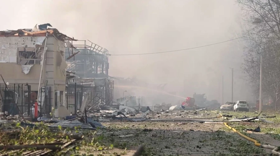 Вибухи під Києвом забрали 37 життів: СБУ розслідує удар і трагедію зі складом