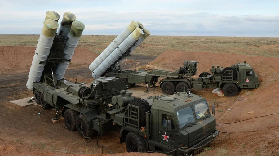 С-400, який запускав ракети по Україні, пішов під удар: СБС уразили комплекс біля Геленджика
