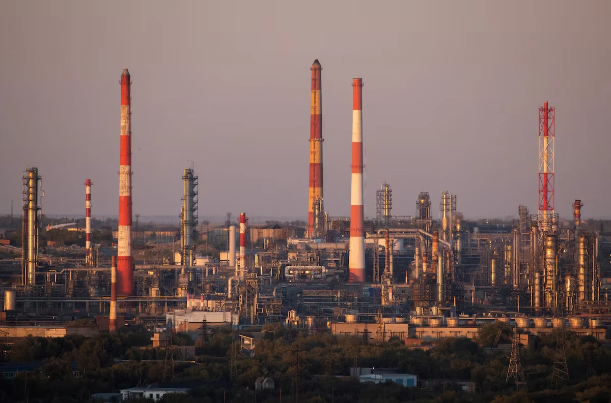 Україна вдарила по НПЗ в Орську: нафтова війна заходить дедалі глибше в Росію