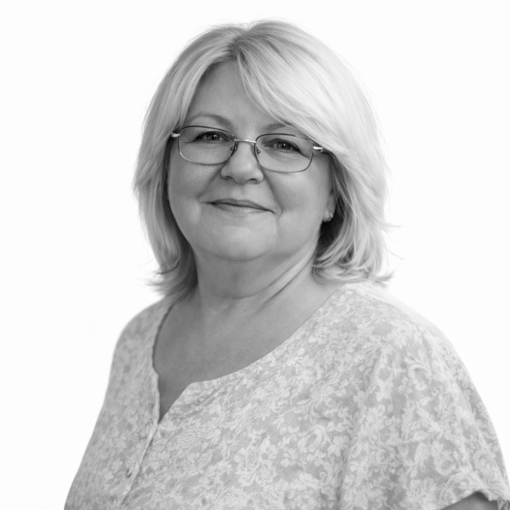 Олена	Лисенко